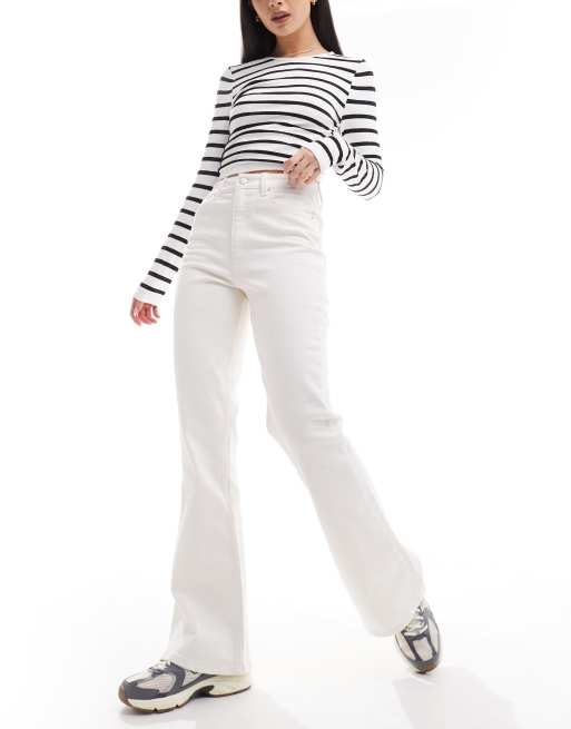 ASOS DESIGN - Beige jeans med svaj og mellemhøj talje