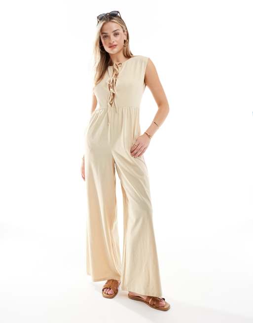 ASOS DESIGN - Beige jumpsuit med ben med vidde og bindebånd foran