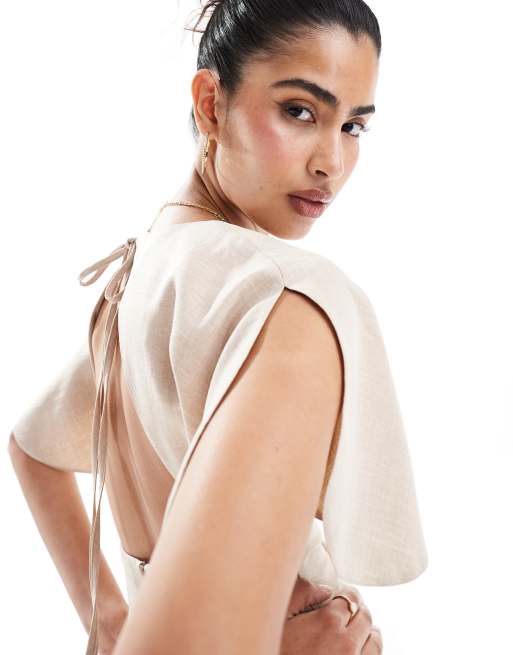 ASOS DESIGN – Beige jumpsuit med rysch framtill och utskurna detaljer baktill, 3 av 4