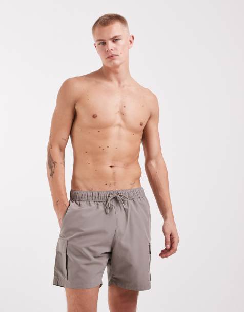 ASOS DESIGN - Beige korte badeshorts med cargolommer - view 1