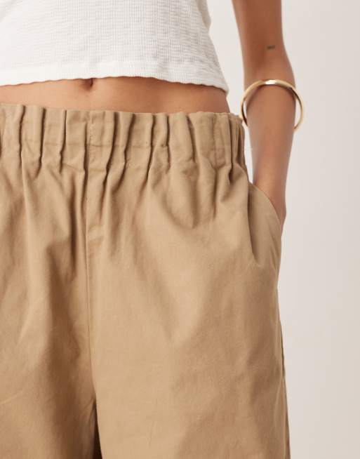 ASOS DESIGN – Beige, långa shorts med paper bag-midja, 4 av 5