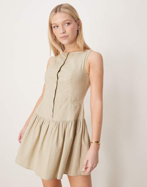 ASOS DESIGN - Beige minikjole med halsudskæring, knapper og sænket talje - view 1