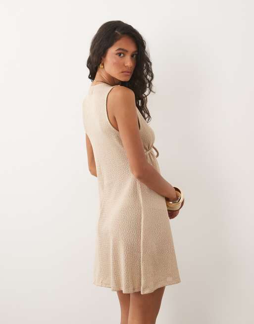 ASOS DESIGN - Beige minikjole med rynker og bindebånd foran i tekstureret jersey, 4 af 4