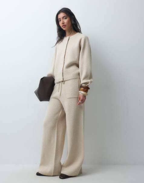 ASOS DESIGN – Beige mysset med bomberjacka och byxor - view 1