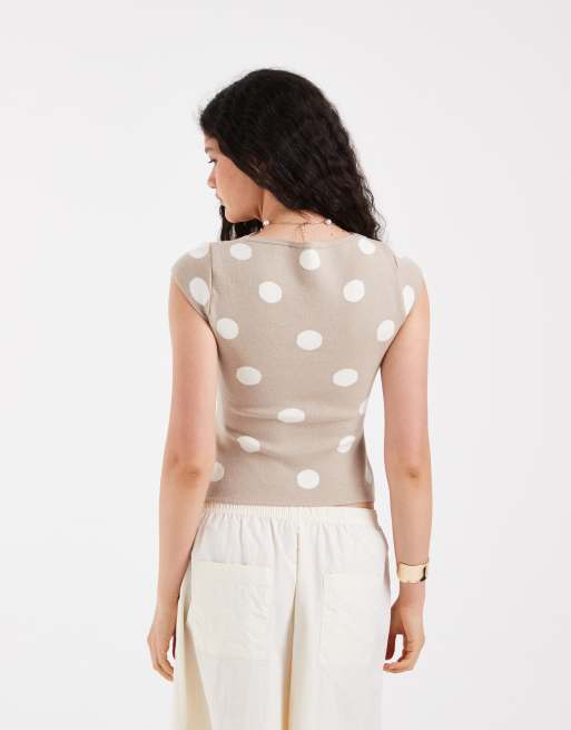 ASOS DESIGN - Beige overdel i fin strik med lige hals og polkaprikker, 3 af 4