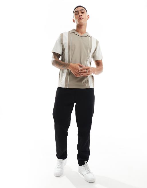ASOS DESIGN - Beige polo med klip-og-sy-paneler, 2 af 4