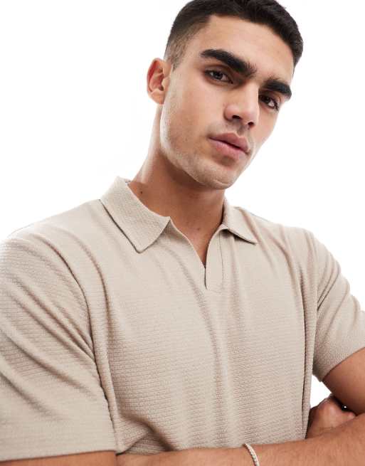 ASOS DESIGN - Beige polo-T-shirt i almindelig pasform i kraftigt beige materiale med tekstur