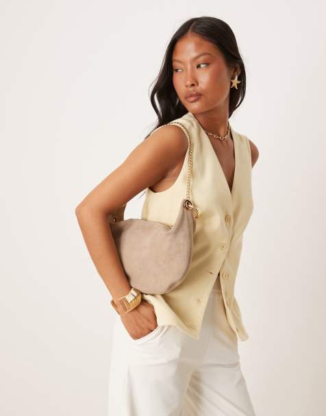 ASOS DESIGN - Beige poseformet clutch-taske i ruskind med guldfarvede metaldetaljer - view 1