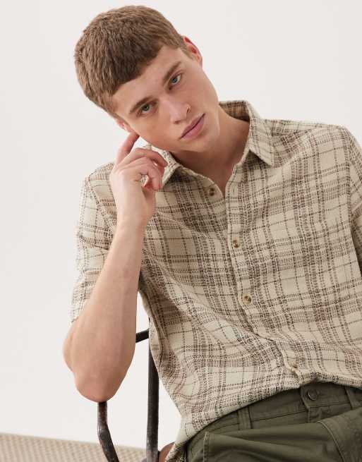 ASOS DESIGN - Beige skjorte med teksturerede tern i regular fit, 4 af 5