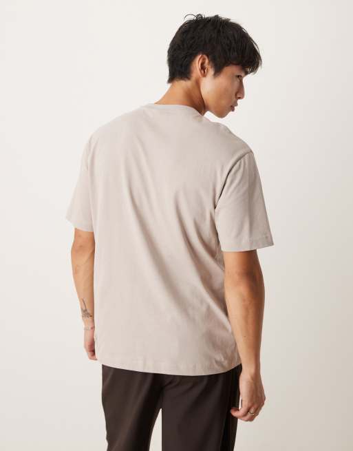 ASOS DESIGN - Beige T-shirt med print på brystet i afslappet pasform, 4 af 4