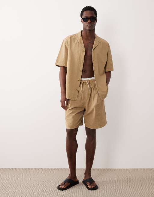 ASOS DESIGN – Beige, texturerad skjorta med platt krage, del av set, 2 av 5