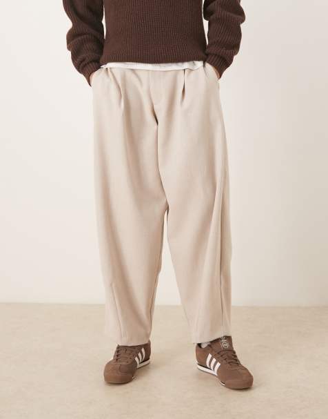 ASOS DESIGN – Beige, veckade, figursydda byxor i ullmix med vida barrelben och synlig knapp - view 1