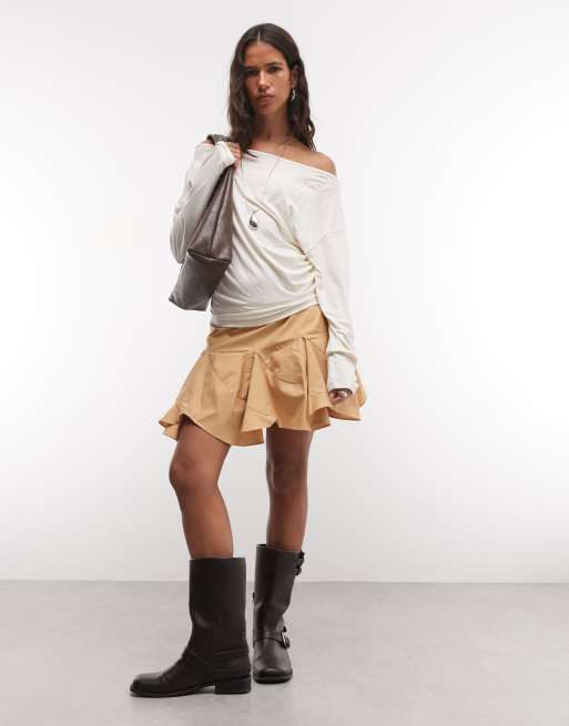 ASOS DESIGN – Beige, vippig minikjol med diagonala sömmar, 2 av 5