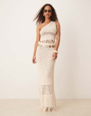 ASOS DESIGN – Beige, virkat set med enaxlad topp och maxikjol med fransar - view 1