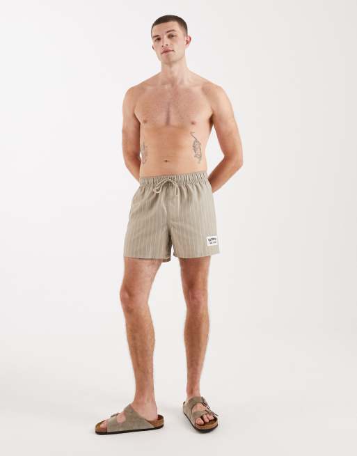 ASOS DESIGN – Beigerandiga, korta badshorts med märke, 2 av 5