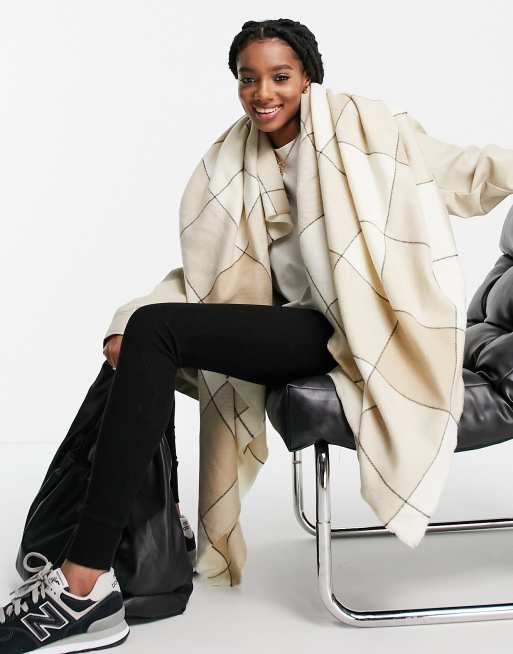 ASOS DESIGN – Beigerutig fyrkantig oversize halsduk
