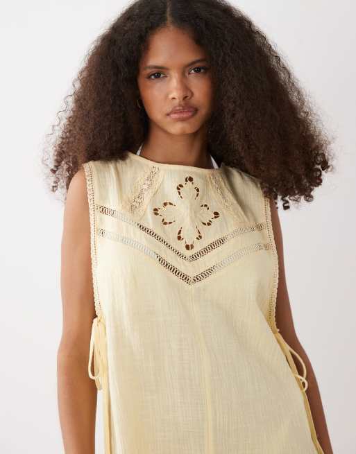 ASOS DESIGN – Bella – Strand-Playsuit in Buttermilchgelb mit Stickerei, 3 von 4