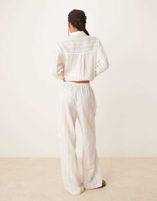 ASOS DESIGN - Belle - Pantalon de plage en lin mélangé - Noir et blanc à fines rayures, 2 de 5