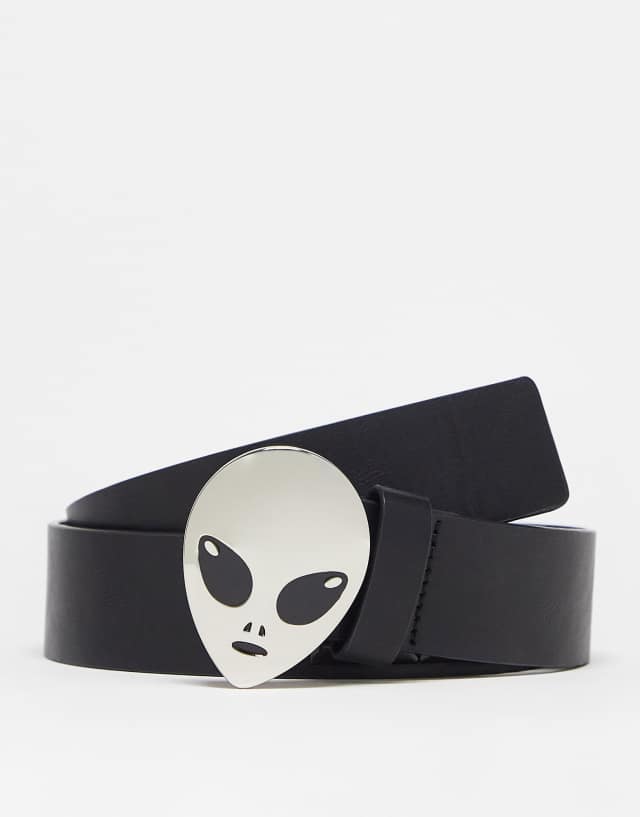 ASOS DESIGN - belt with studs and alien buckle in black