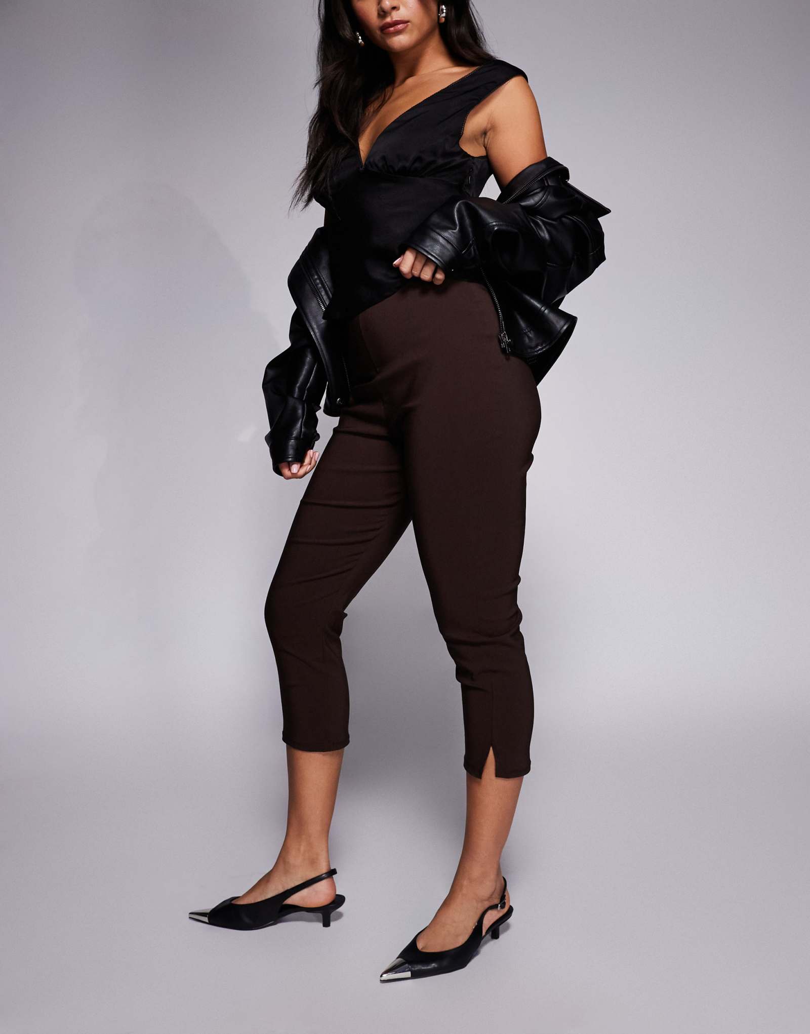 ДИЗАЙНЕРСКИЕ бенгальские удлиненные брюки-капри ASOS шоколадного цвета с разрезом по низу