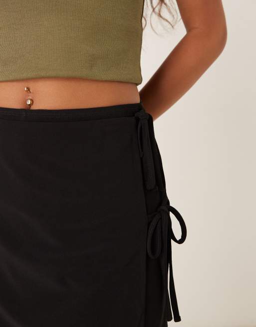 ASOS DESIGN bengaline tie side skort in black , 4 of 5