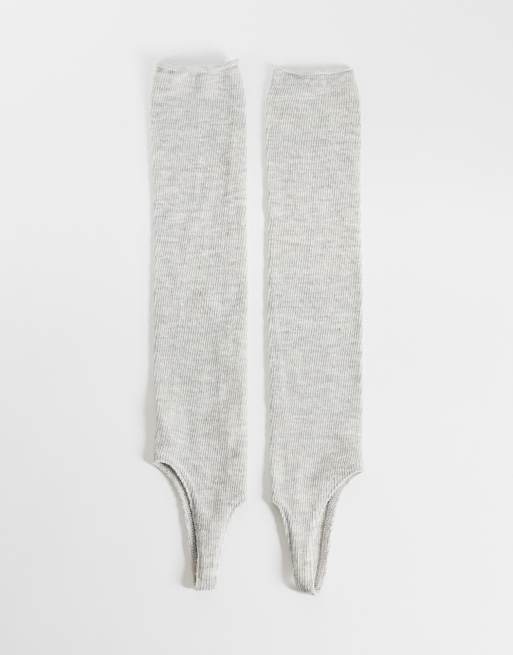 ASOS DESIGN benvärmare med fotrem i grått, 2 av 3