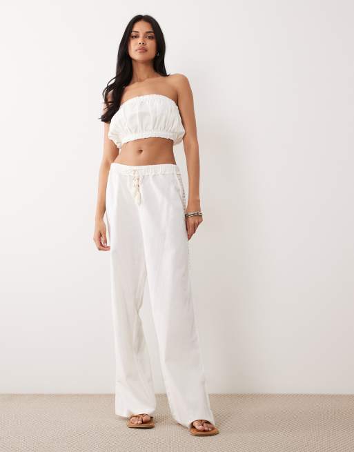 ASOS DESIGN – Benvit, kort bandeau-topp med volangfåll, del av set, 2 av 4