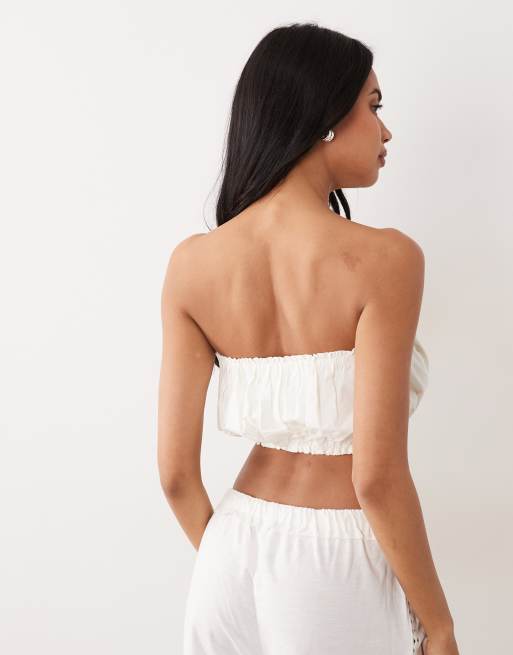ASOS DESIGN – Benvit, kort bandeau-topp med volangfåll, del av set, 3 av 4