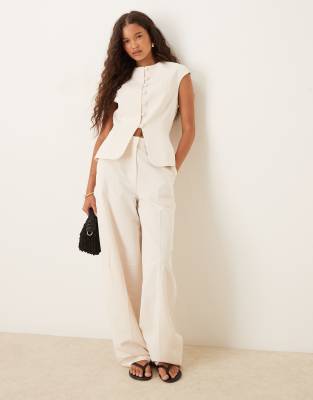ASOS DESIGN – Benvita, figursydda byxor i linnemix med barrelben - view 1