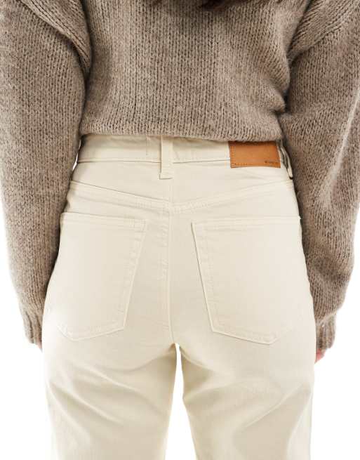 ASOS DESIGN – Bequeme Jeans mit geradem Schnitt und Stretchanteil in neutralem Farbton, 4 von 5
