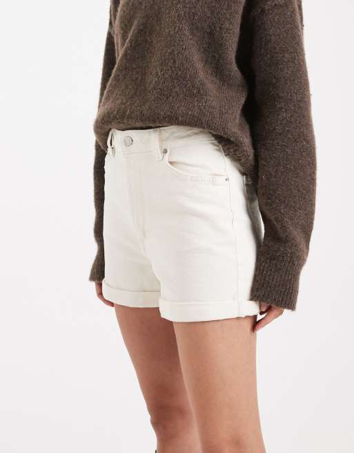 ASOS DESIGN – Bequeme Mom-Jeansshorts in Weiß, 3 von 5