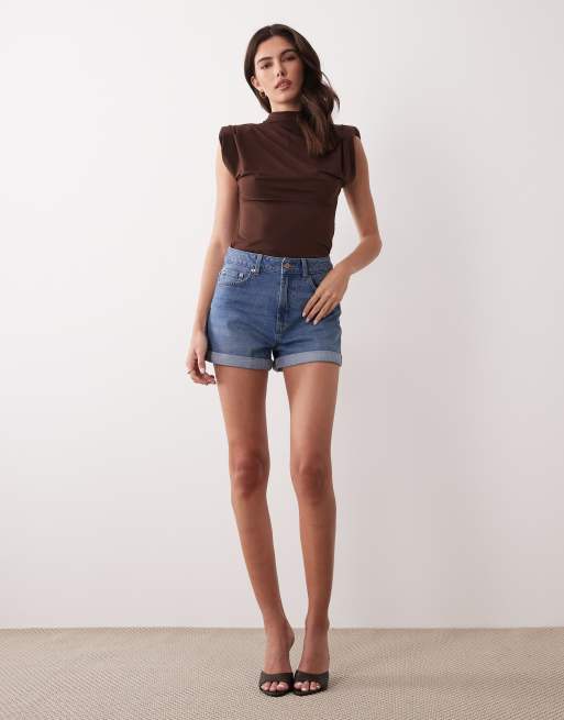 ASOS DESIGN – Bequeme Mom-Shorts aus Denim in kräftigem Blau, 2 von 5