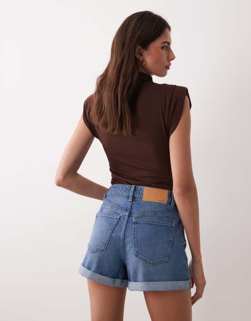 ASOS DESIGN – Bequeme Mom-Shorts aus Denim in kräftigem Blau, 3 von 5