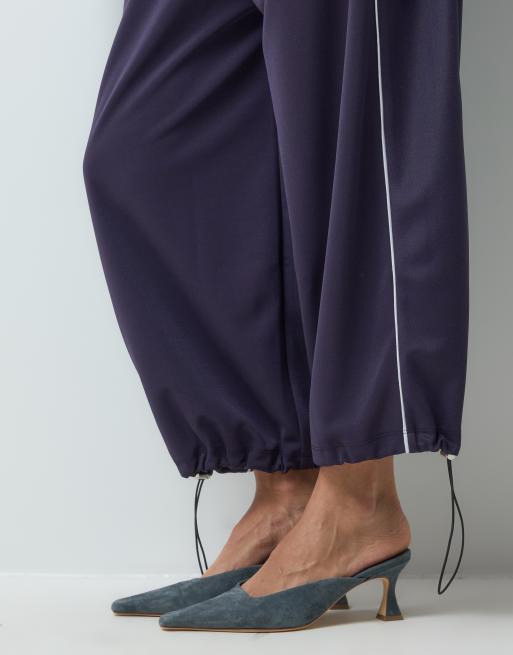 ASOS DESIGN bermuda con dettaglio a righe e risvolto blu navy, 4 di 5