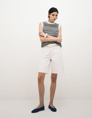 ASOS DESIGN - Bermuda-Jeansshorts in Weiß
