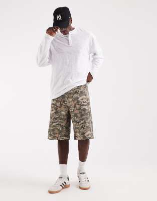 ASOS DESIGN - Bermuda long à imprimé camouflage-multicolore