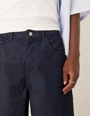 ASOS DESIGN - Bermuda long en jean - Bleu brut