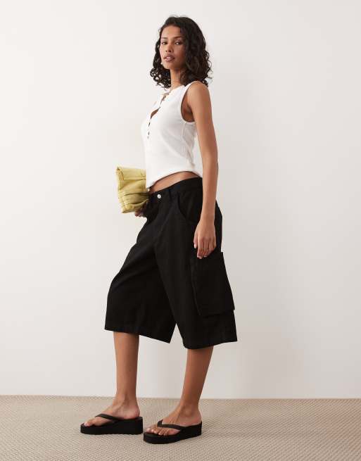 ASOS DESIGN bermuda longer cargo short in black, 2 of 5