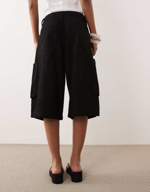 ASOS DESIGN Bermuda longer cargo shorts in black, 4 of 5