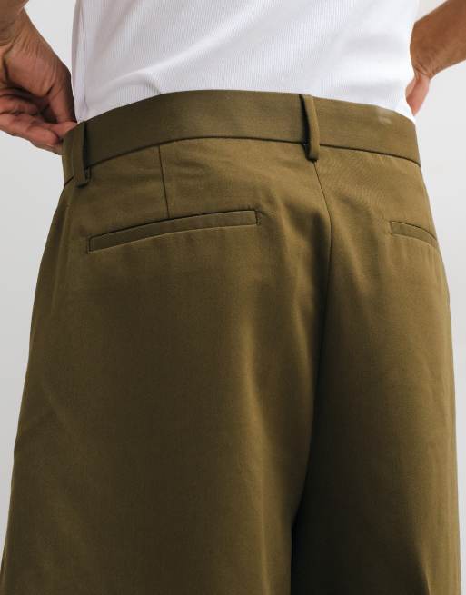 ASOS DESIGN bermuda sartoriali a pieghe verde oliva, 3 di 5