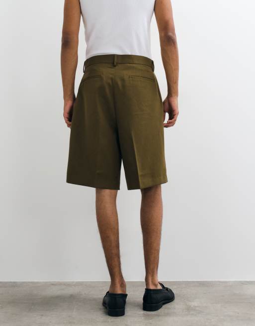 ASOS DESIGN bermuda short plissé ajusté en vert olive, 2 de 5