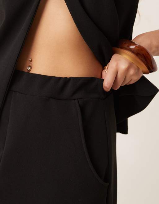 ASOS DESIGN bermuda shorts with pockets in black in scuba-style fabric - part of a set, 3 of 5