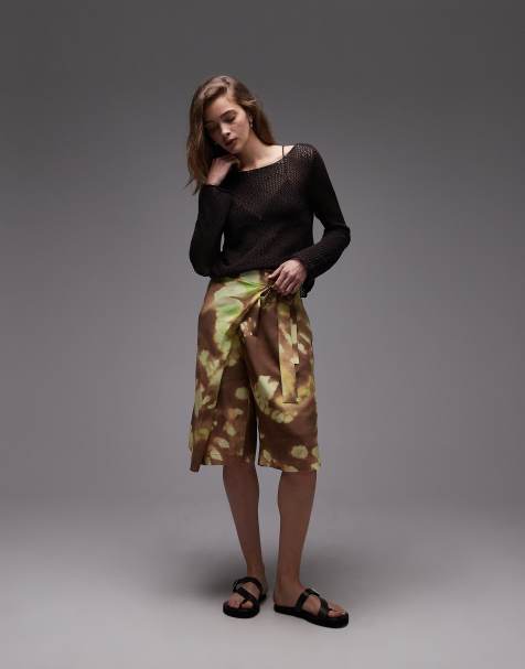 ASOS DESIGN – Bermudashorts aus Leinenmix mit gewickelter Vorderseite und Batikmuster - view 1