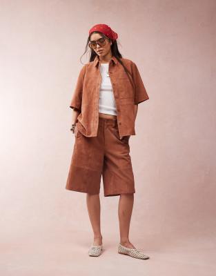 ASOS DESIGN - Bermudashorts aus Wildleder in Hellbraun, Kombiteil