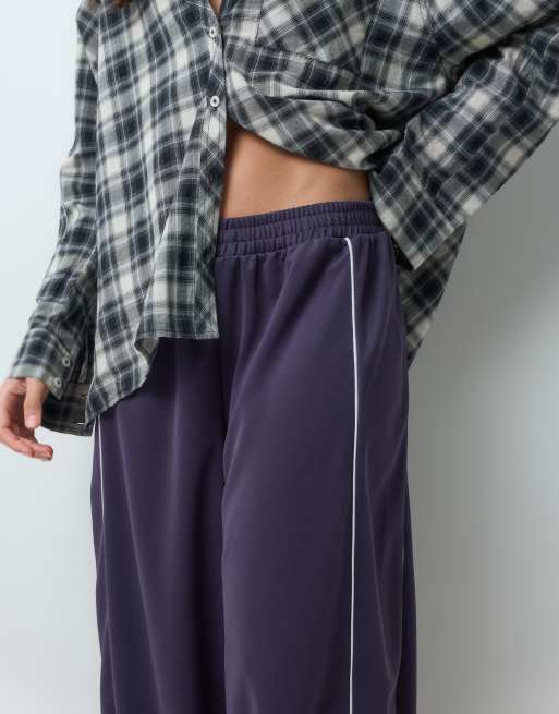 ASOS DESIGN bermudashorts med stribedetalje og opsmøg i marineblå, 3 af 5