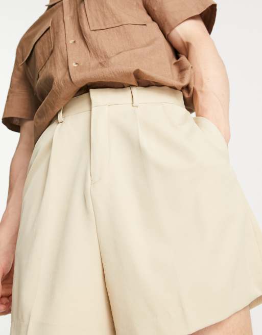 ASOS DESIGN – Bermudashorts mit kurzem Schnitt in Stein