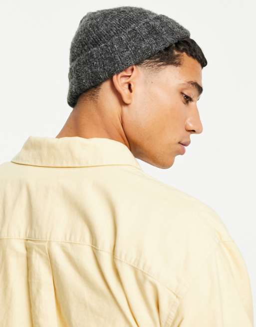 ASOS DESIGN - Berretto da pescatore piccolo in maglia soffice grigio antracite a coste