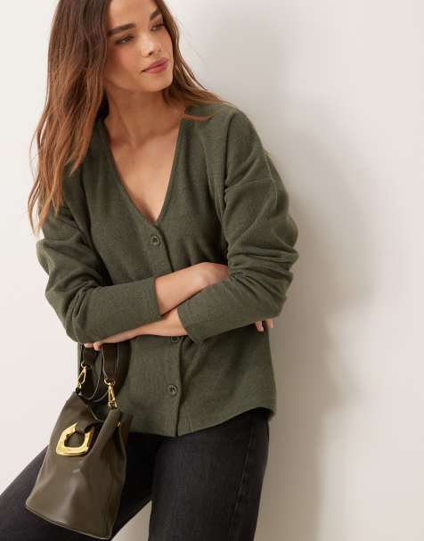 ASOS DESIGN – Besonders weiche, kastig geschnittene Oversize-Strickjacke in Tannengrün - view 1