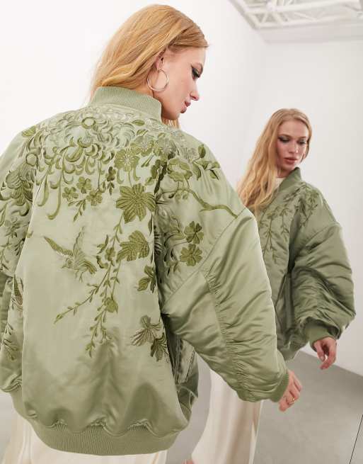 ASOS DESIGN – Bestickte Oversize-Bomberjacke in Salbeigrün