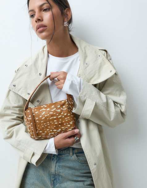 ASOS DESIGN Beuteltasche aus Leder mit Haarstruktur und Hirsch-Print - view 1